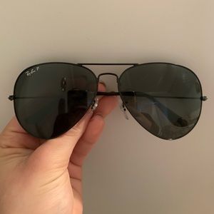 Black Ray-Ban Aviators
